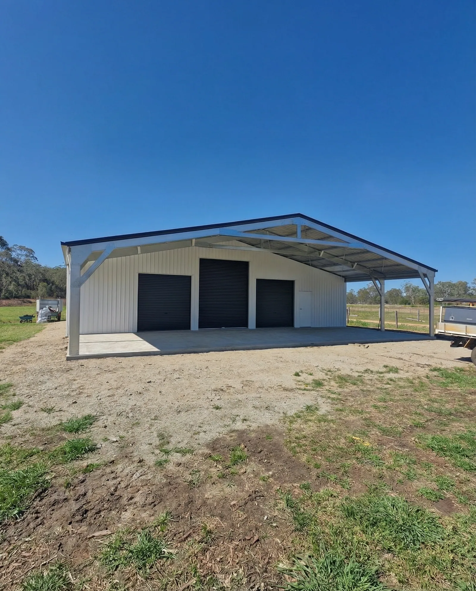 Large American-barn style farm shed